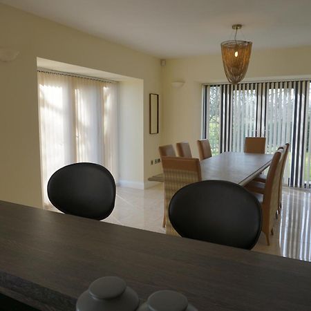 Hunter Lodges By Celtic Manor Newport  Buitenkant foto